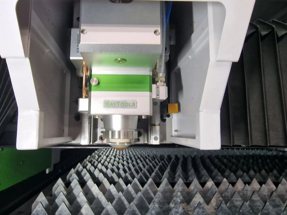 LMM0010 - Taglio Laser CNC 2kW 1300 x 1300 mm