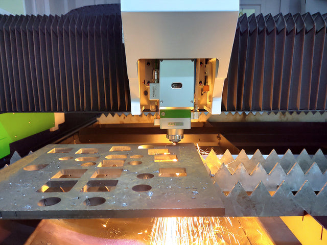 LMM0009 - Taglio Laser CNC 1,5kW 1300 x 1300 mm