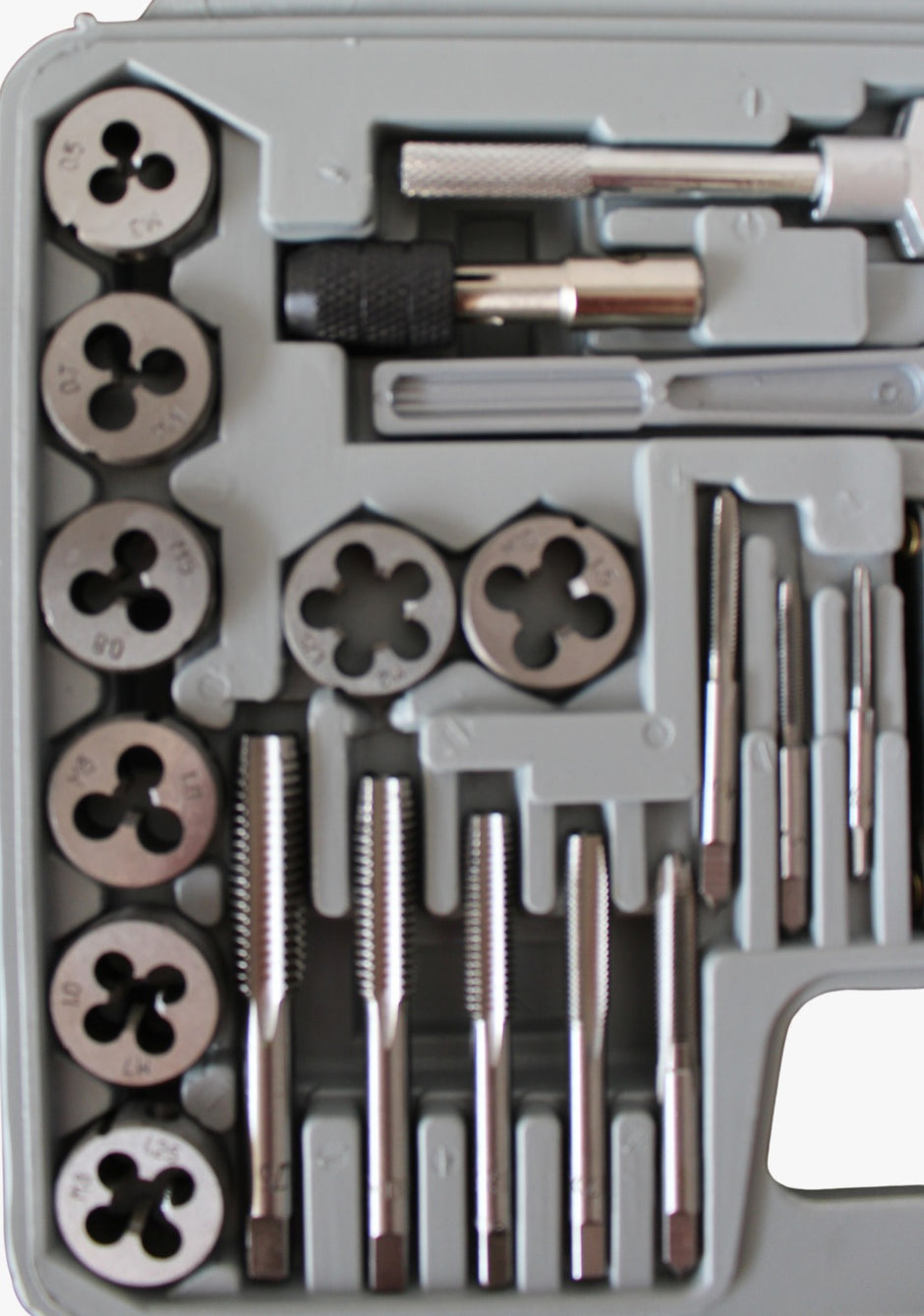 ATT0035 - Kit di Filettatura Manuale 40pcs