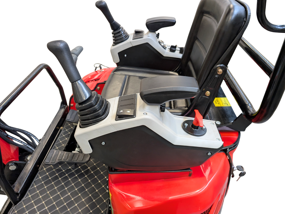 EKN0015 - Mini Diesel Excavator 8.6 kW