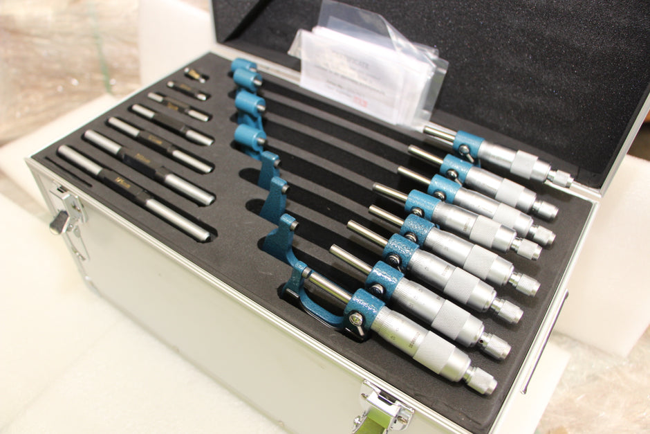 SDM0056 - Set of 8 External Micrometers 0-200 x 0.001mm