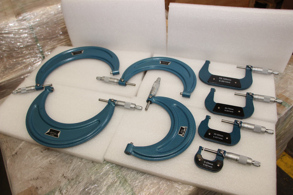 SDM0056 - Set of 8 External Micrometers 0-200 x 0.001mm