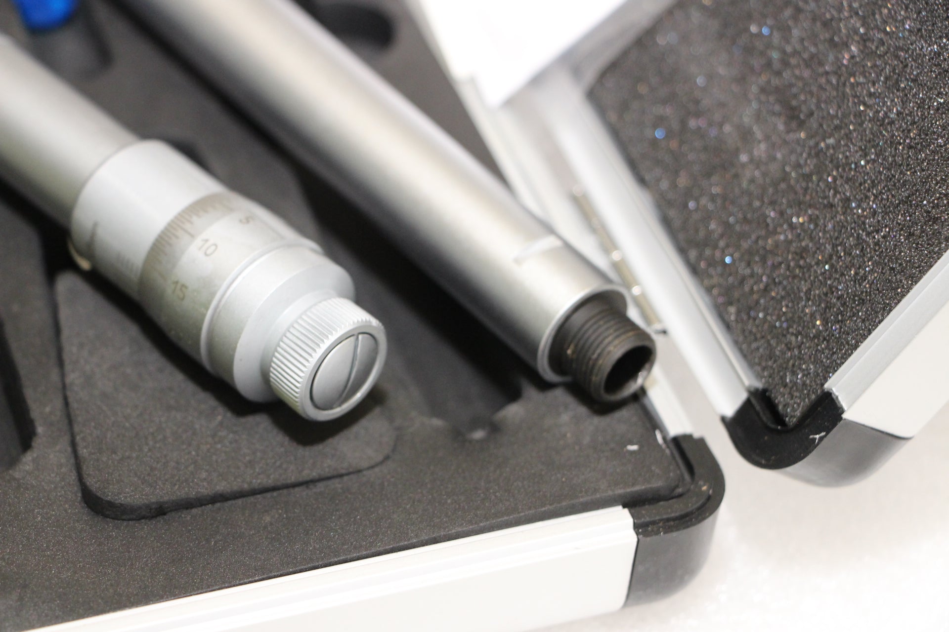 SDM0061 - Three Point Internal Micrometer 25-30 x 0.05mm