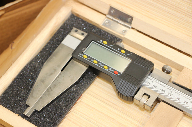 SDM0072 - Digital Caliper 0-600mm x 0.01/24"